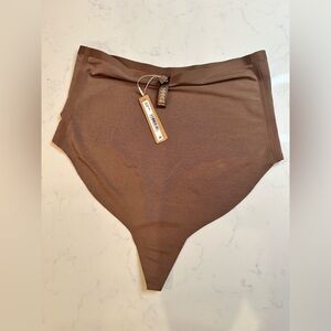 NWT SKIMS Mesh Sculpt High-Waisted Sheer Thong - Jasper - 2X